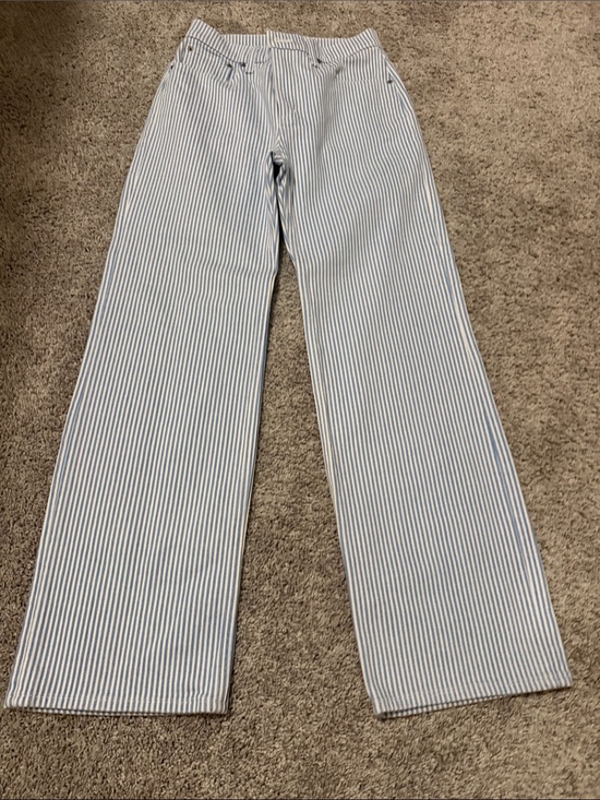 Abercrombie & Fitch Denim - NWOT Abercrombie & Fitch 90s relaxed Jeans, high rise, blue & white stripe